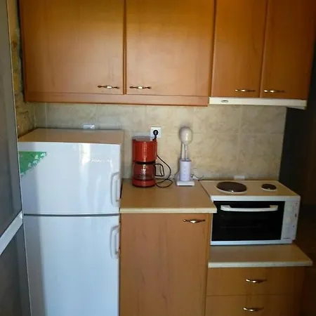Agnanti Apartment *